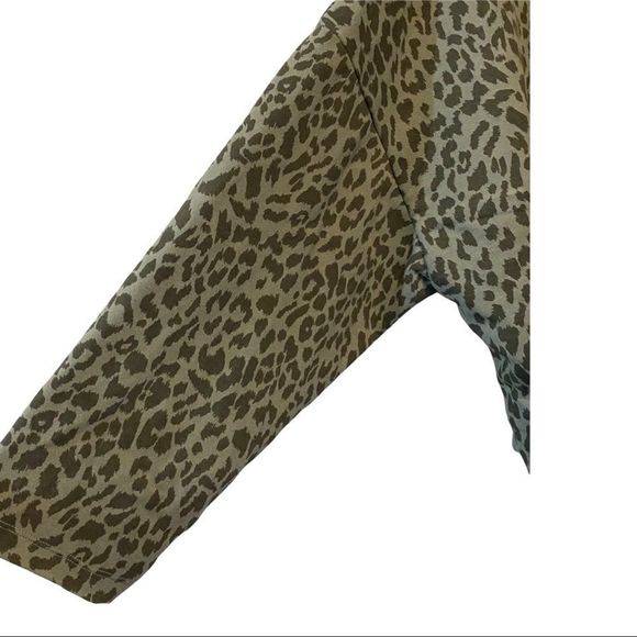 NWT American Eagle oversized Forever Cropped Turtleneck Sweatshirt green SIZE M - Picture 3 of 8